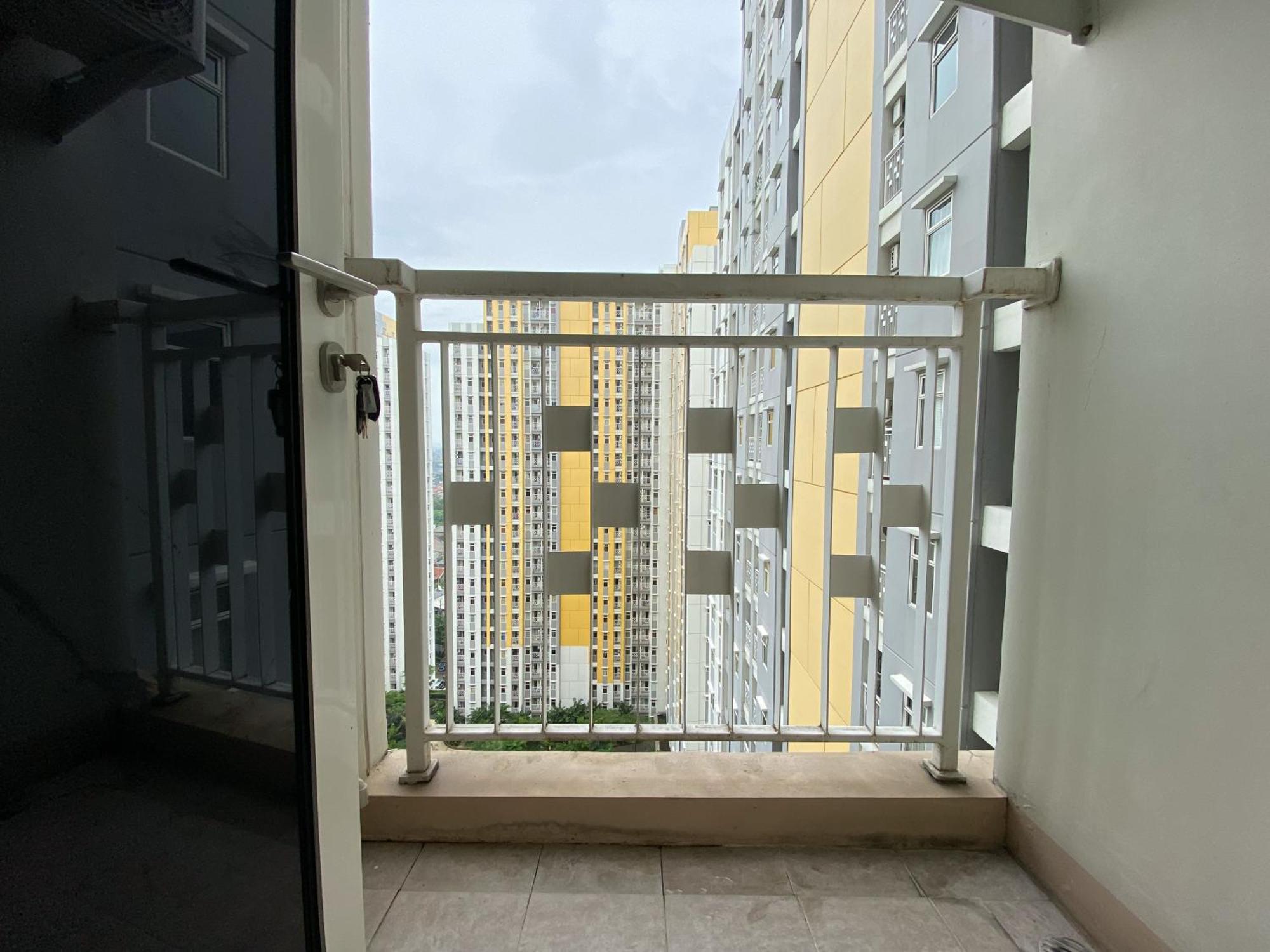 Fully Furnished Springlake Summarecon Near Mall By Travelio * Bekasi